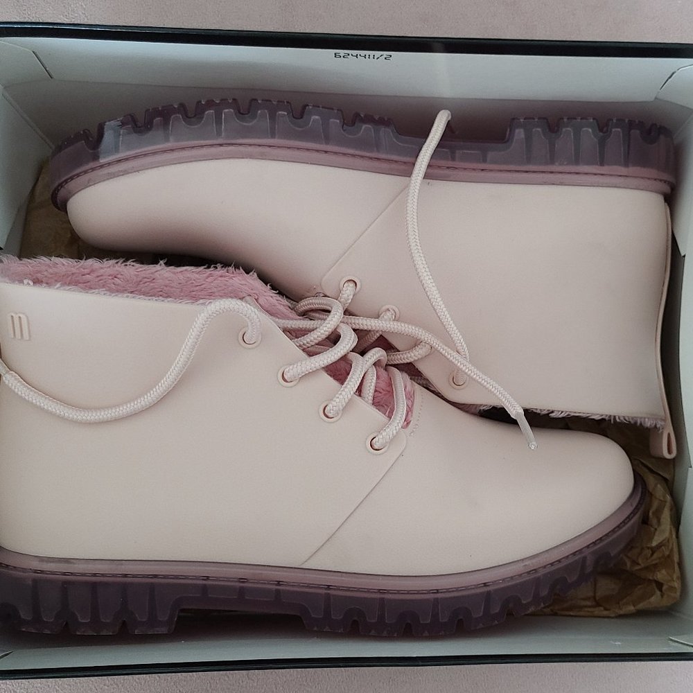 NEW Melissa Fluffy Pink Ankle bootie
